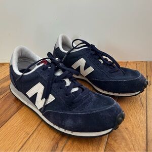 New Balance 410 Sneakers Women’s Navy And White Size 6.5 Shoes